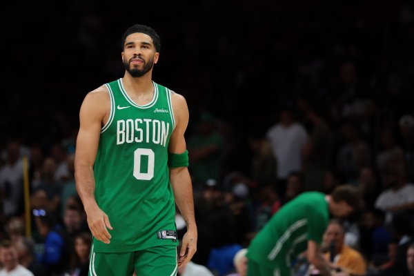 我要配资平台查询 准度不高串联在线！塔图姆半场9投3中 拿到8分5助1断且0失误